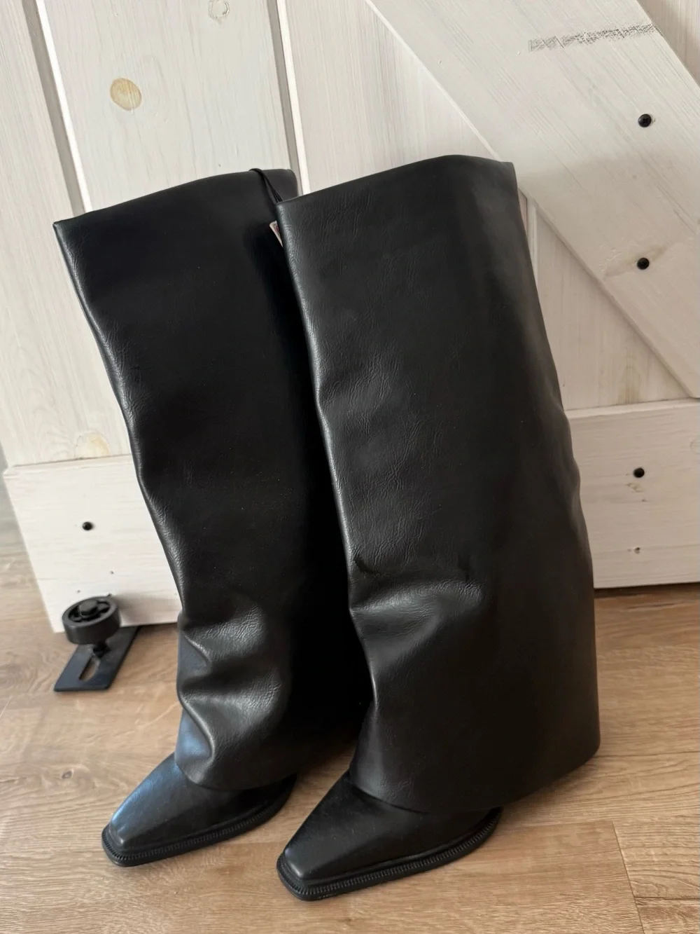 👢🖤ZARA 37 Heeled Knee-High Gaiter Boots - Black